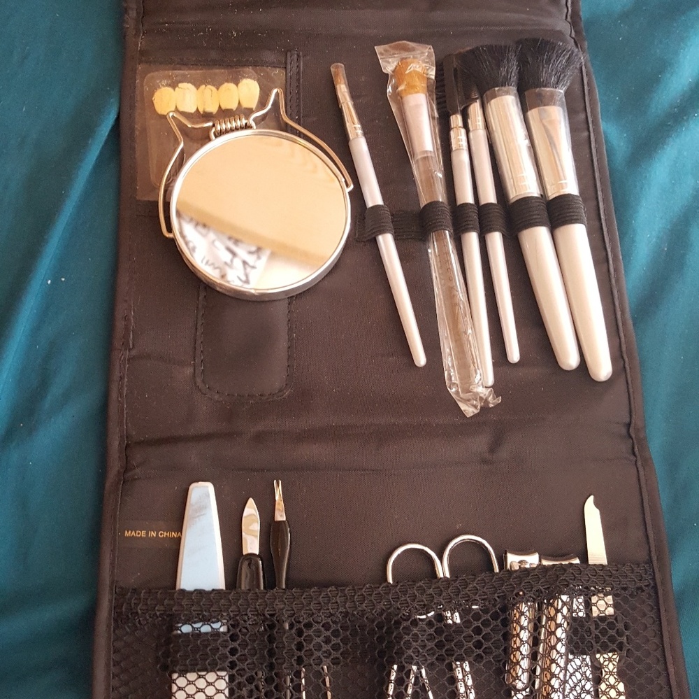 tri fold beauty set